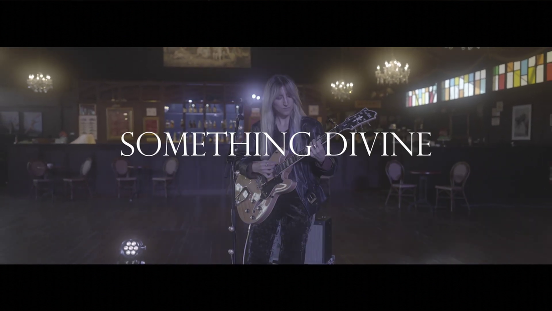 Something Devine by Junipa Gold, live session, percussion by Christian Schart